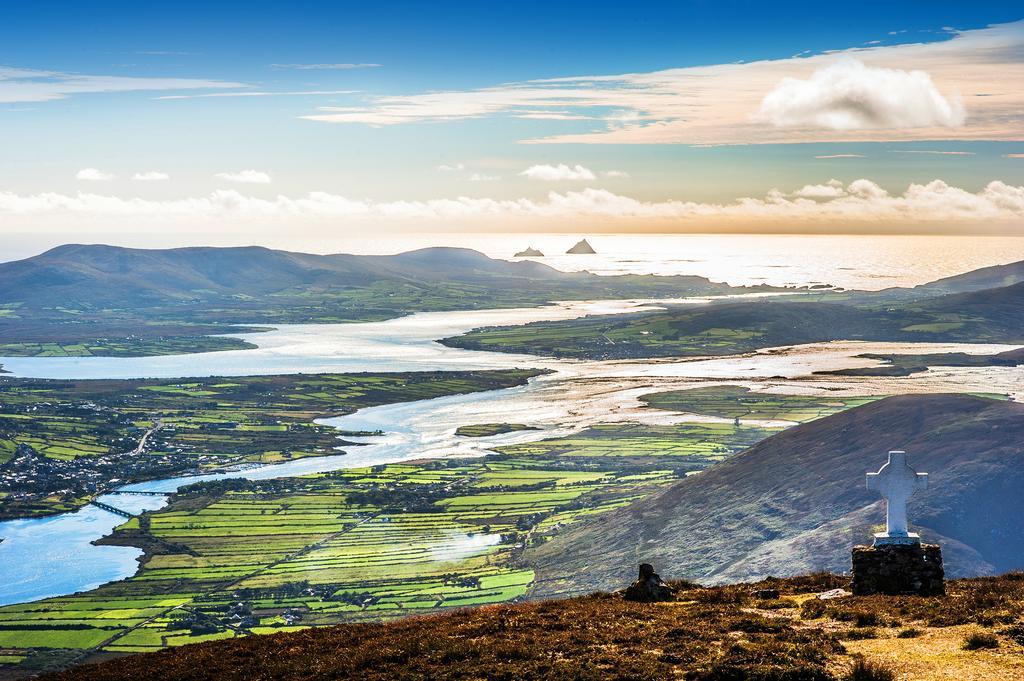 Iveragh Heights Bed and Breakfast Cahersiveen Buitenkant foto