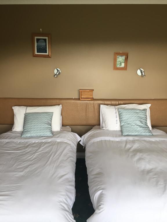 Iveragh Heights Bed and Breakfast Cahersiveen Buitenkant foto